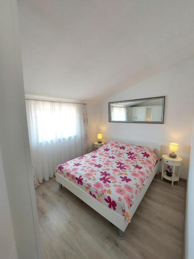 Ana Apartment Stinjan